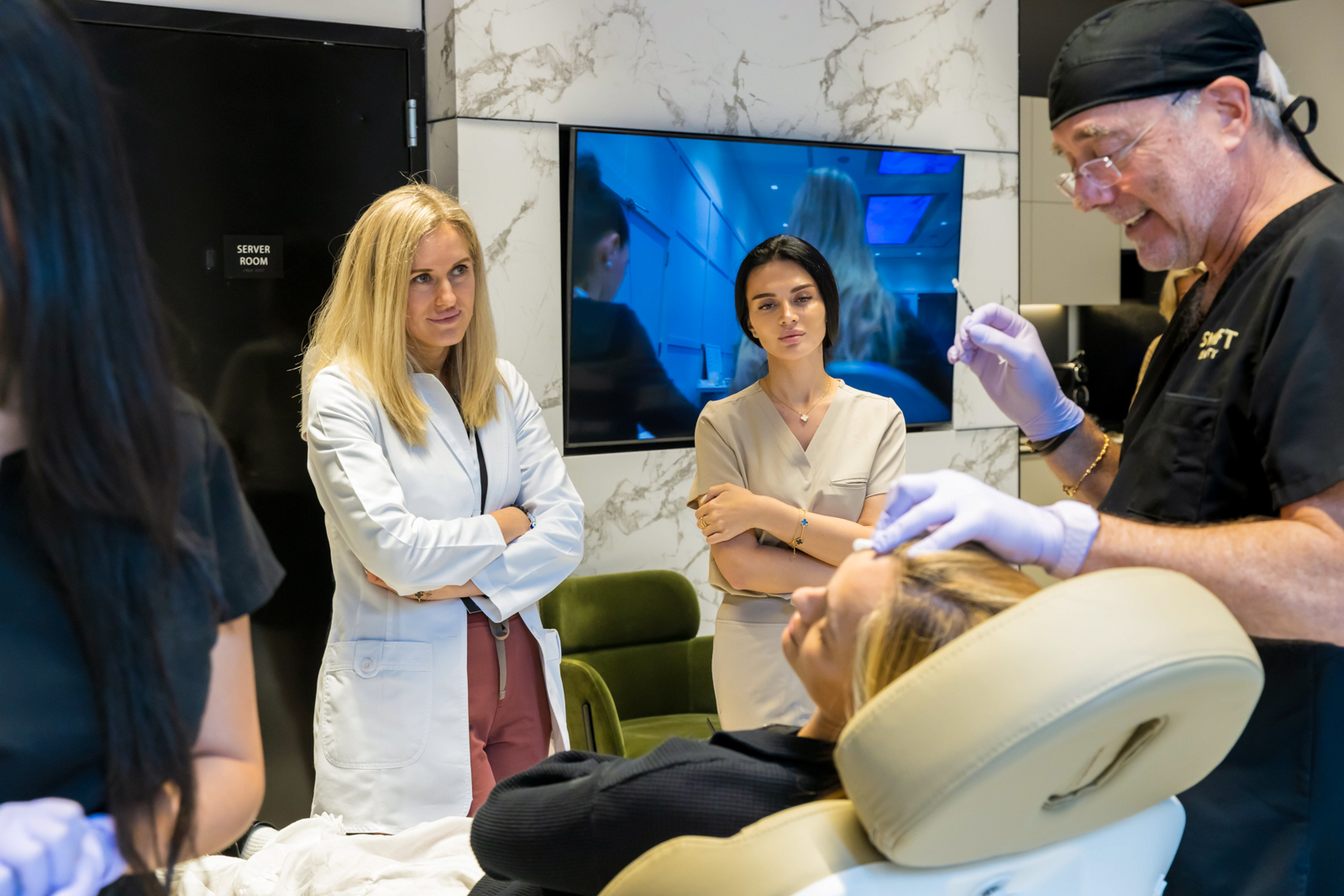 Hands-On Small Group Training with Dr. Arthur Swift